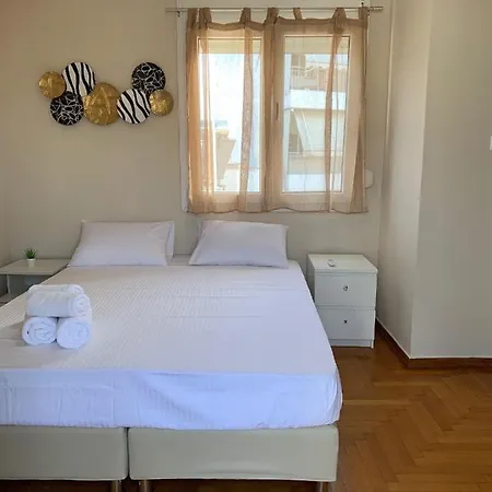 Top Floor Renovated Studio *